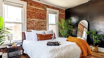 Jungle Crest | Egyptian cotton sheets, premium bedding, memory foam beds