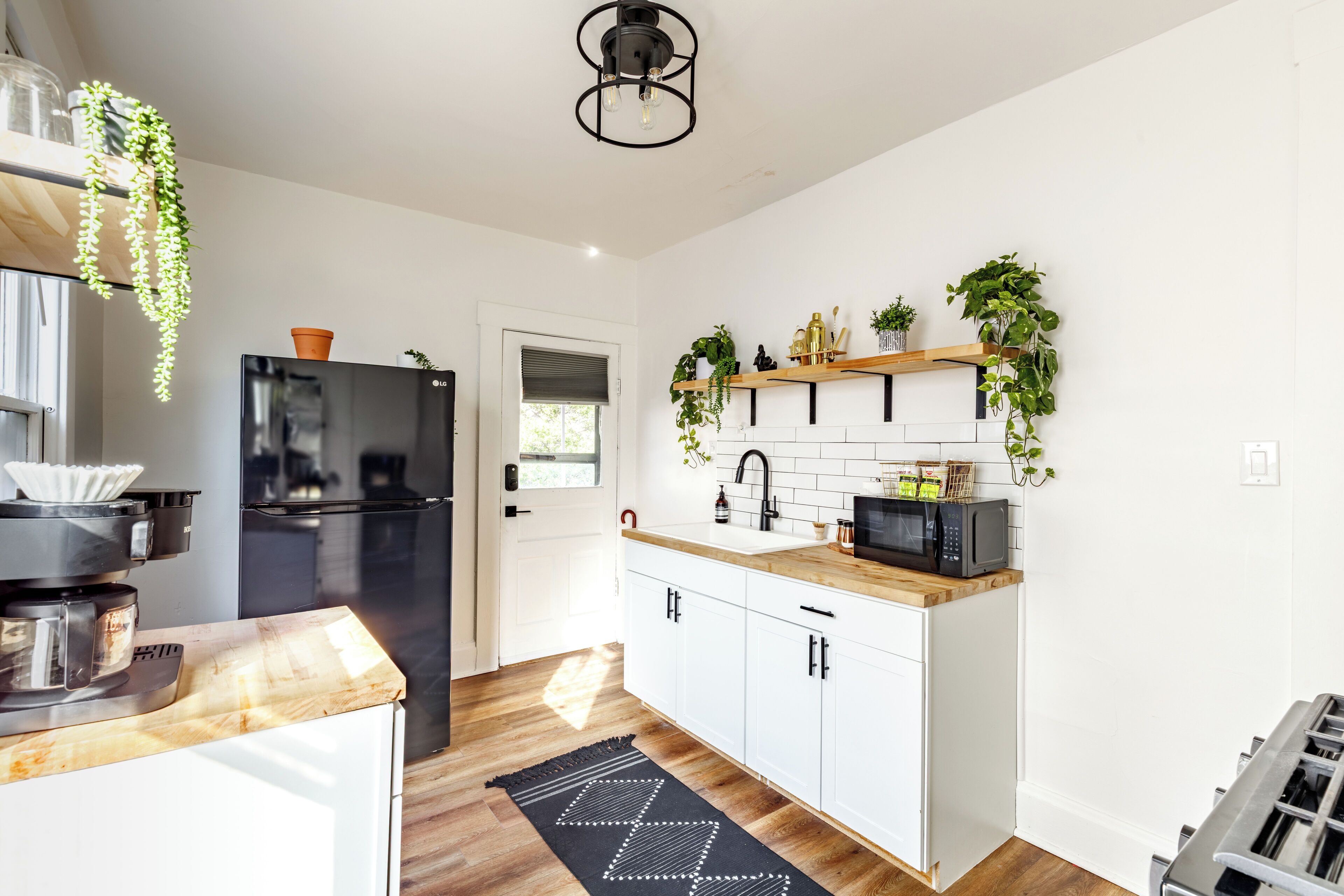 大型冰箱、微波爐、烤箱、爐台