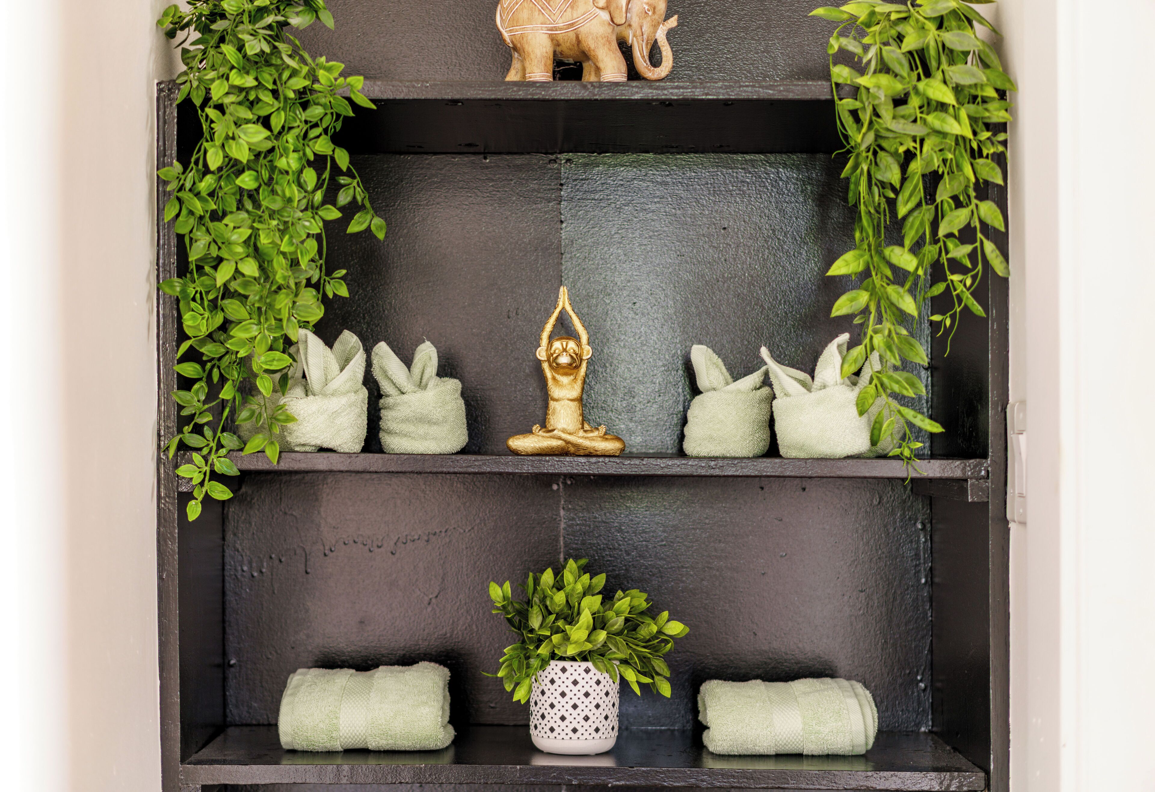 Jungle Beat | Bathroom | Eco-friendly toiletries, hair dryer, towels, soap