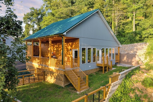 Cabin w/ Hot Tub, Game Room & Scenic Smoky Mountain Views Perfect by Avantstay