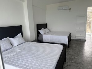 8 bedrooms, WiFi, bed sheets
