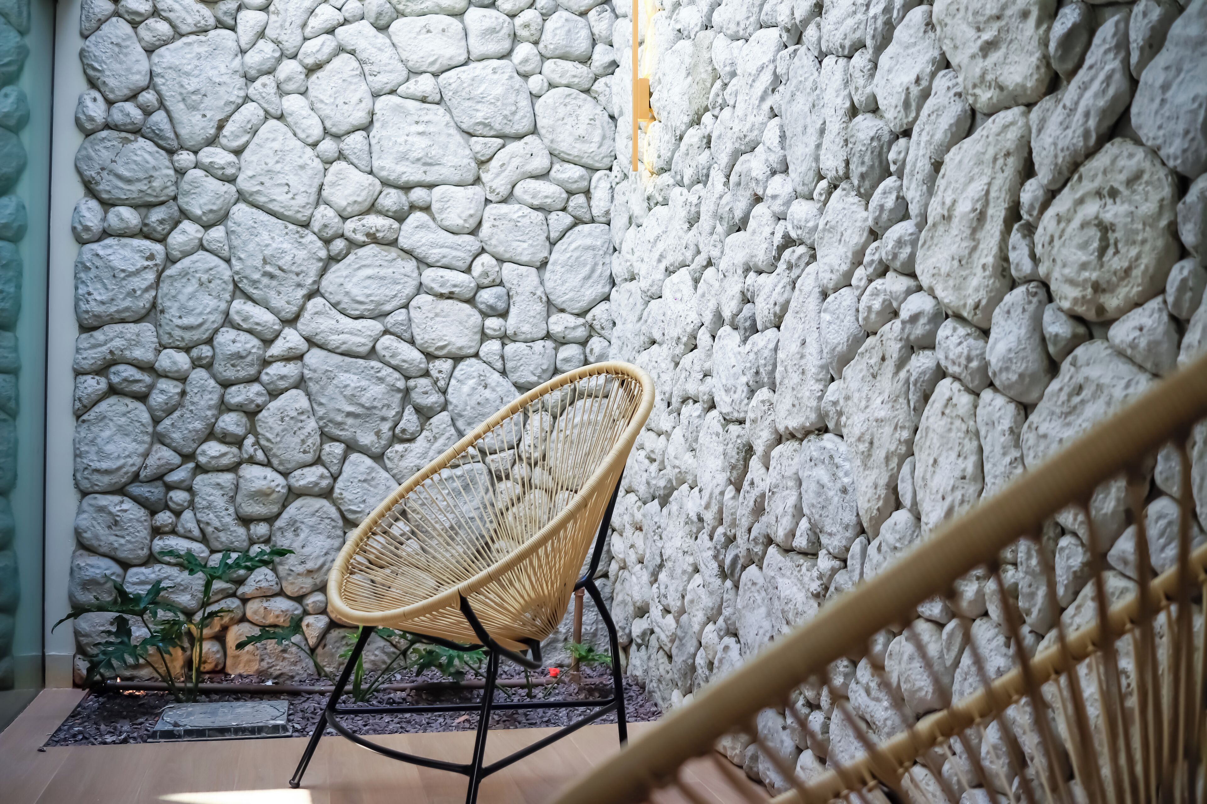 デラックス ダブルルーム キングベッド 1 台 | WiFi (無料)、ベッドシーツ