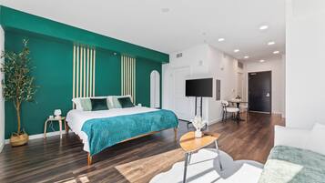 1 bedroom, iron/ironing board, free WiFi, bed sheets