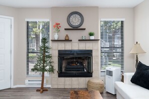 Interior - Magical Mountain Hideaway - Beautifully Remodeled Lower Level 3BD/2BA Condo (Show Low)