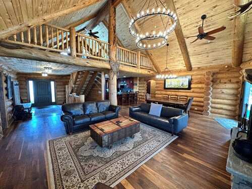 Porcupine Ridge Lodge - 5 Bedroom Luxury Cabin Near Park City w/ Movie Theater