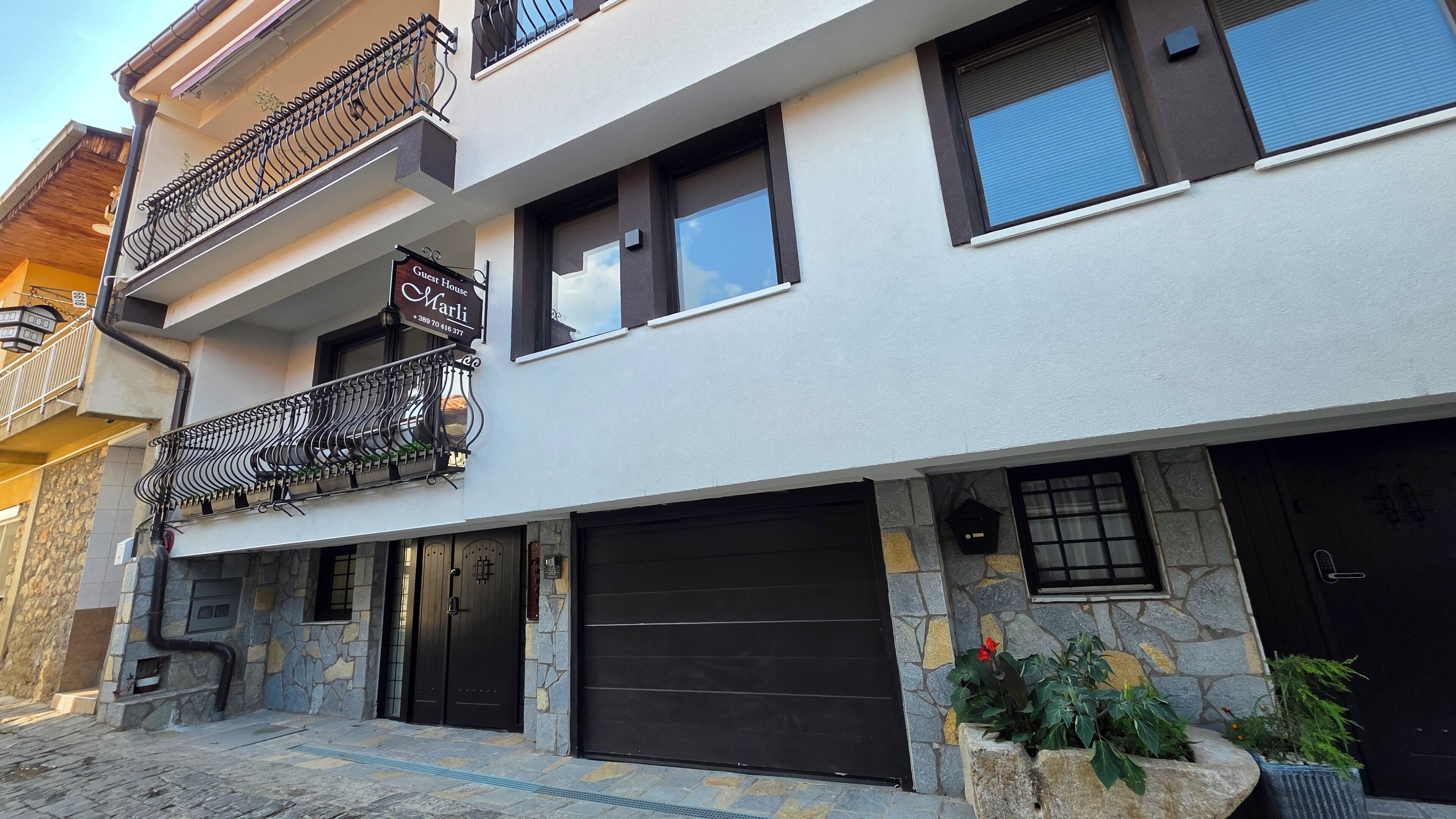 تفاصيل الفندق من الخارج