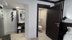 タオル、石鹸、トイレットペーパー