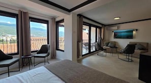 5 habitaciones, acceso a internet y ropa de cama