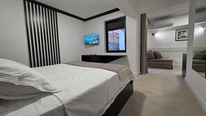 1 bedroom, internet, bed sheets