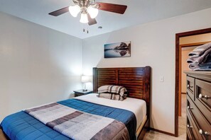 3 bedrooms, iron/ironing board, WiFi, bed sheets