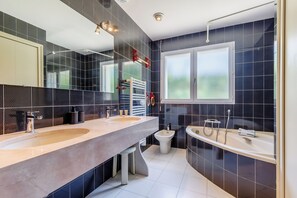 تجهيزات دش، مجففات شعر، مناشف