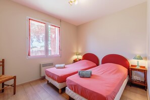 3 sovrum, strykjärn/strykbräda och sängkläder