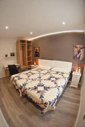 2 bedrooms, iron/ironing board, travel cot, WiFi