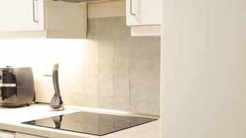 Fridge, microwave, oven, cookware/dishes/utensils