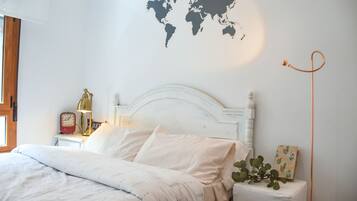 3 bedrooms, iron/ironing board, travel crib, WiFi