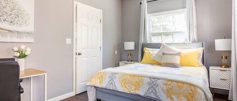 2 chambres, fer et planche à repasser, Wi-Fi, draps fournis