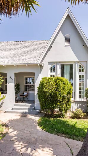 Exterior - NEW Casita Azul in East LA (East Los Angeles)