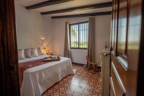 1 bedroom, iron/ironing board, travel cot, free WiFi