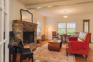 TV, fireplace, video games, DVD player