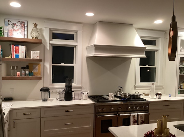 Micro-ondas, fogão, cooktop, lava-louças