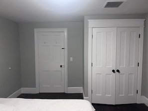3 quartos, ferros/tábuas de passar roupa, Wi-Fi, roupa de cama
