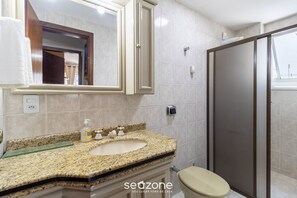 Apartamento básico | Banheiro