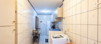 Apt w/ Balcony - Seafront in Meia Praia Ceo0104