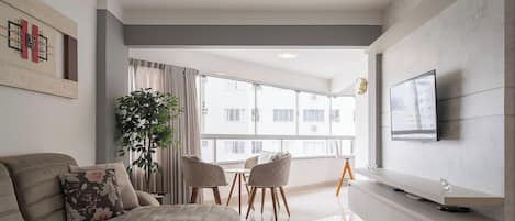 Basic Apartment | Living area
