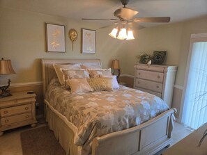 2 bedrooms, iron/ironing board, WiFi, bed sheets - Kelly Greens, Fort Myers, Golf Course Access Included (Fort Myers)