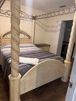 4 Schlafzimmer, Bügeleisen/Bügelbrett, WLAN, Bettwäsche