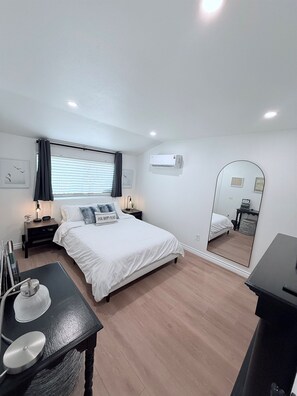 1 bedroom, desk, iron/ironing board, travel crib - 1br Suite • Kitchen • Fireplace • Private Entry (Simi Valley)