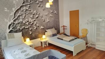 4 chambres, lit parapluie, Wi-Fi gratuit, draps fournis