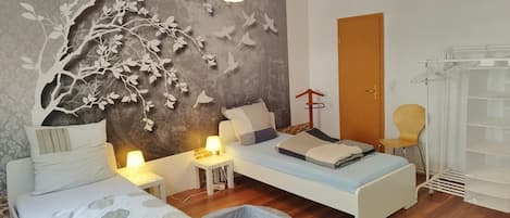 3 slaapkamers, reisbedje, gratis wifi, beddengoed