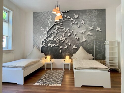 Space for a group, family & pets in a vacation apartment near the lake & garden