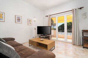 Smart TV, fireplace, printers