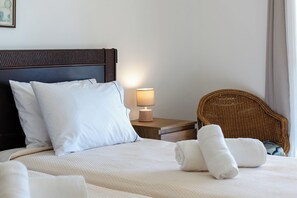 3 chambres, bureau, fer et planche Ă repasser, accĂšs au Wi-Fi (inclus)
