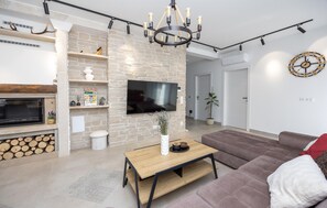 Smart TV, mesa de ping pong