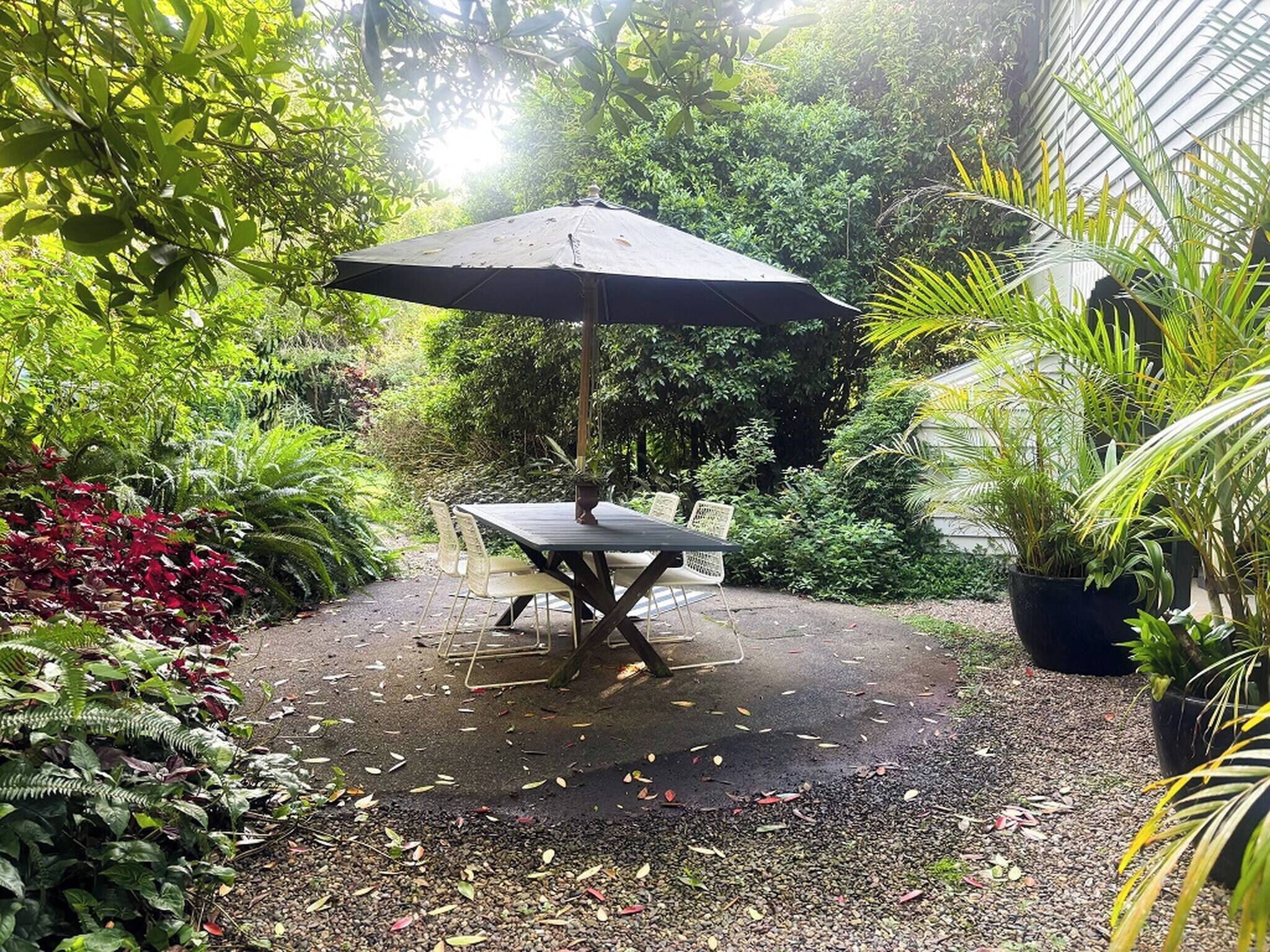 Rumah, 3 kamar tidur, akses difabel, balkon | Taman