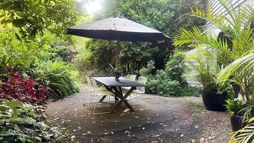 Rumah, 3 kamar tidur, akses difabel, balkon | Taman