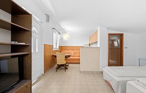3 chambres, fer et planche à repasser, Wi-Fi gratuit