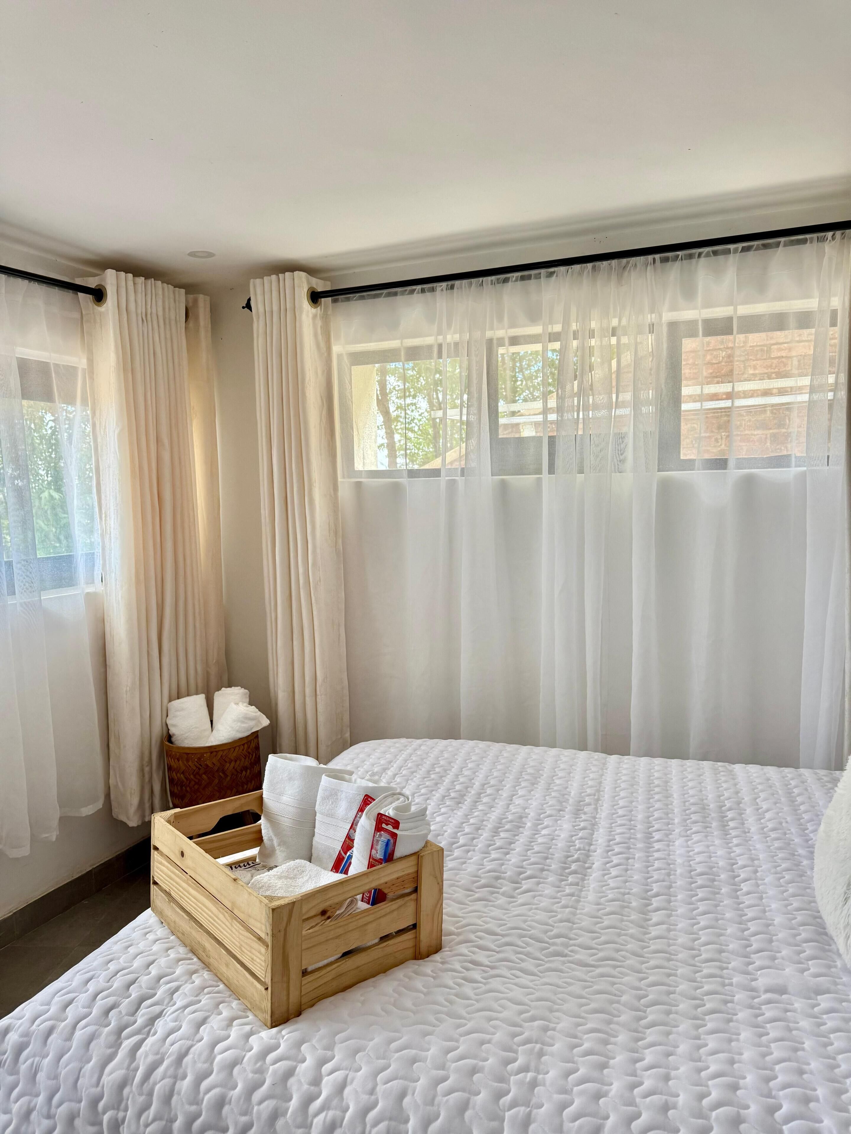 1 habitación, tabla de planchar con plancha, wifi gratis y ropa de cama 