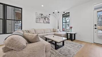 Luxury House, 6 Bedrooms, Non Smoking, Air conditioning | Living area