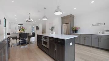 Luxury House, 6 Bedrooms, Non Smoking, Air conditioning | Private kitchen