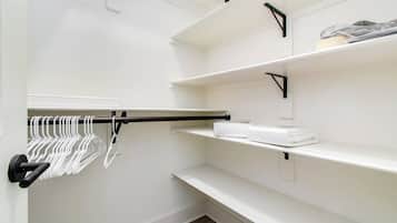 Jungle Sol | Egyptian cotton sheets, premium bedding, memory foam beds, free minibar