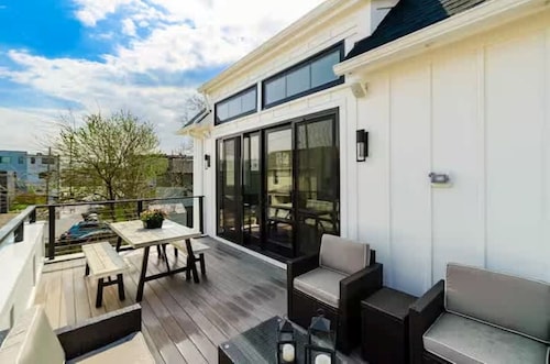 Jungle House Designer Residences – Downtown Columbus