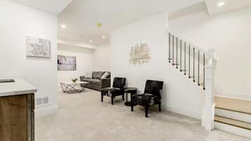 Maison Luxe, non-fumeur, animaux de compagnie acceptés | Coin séjour