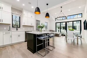 Casa superluxo, para não fumantes, ar-condicionado | Roupas de cama de algodão egípcio, roupas de cama premium