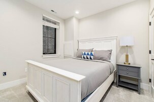 Jungle Sol | Egyptian cotton sheets, premium bedding, memory foam beds, free minibar