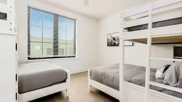 Jungle Luna | Egyptian cotton sheets, premium bedding, memory-foam beds, free minibar