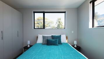 1 bedroom, iron/ironing board, Internet, bed sheets